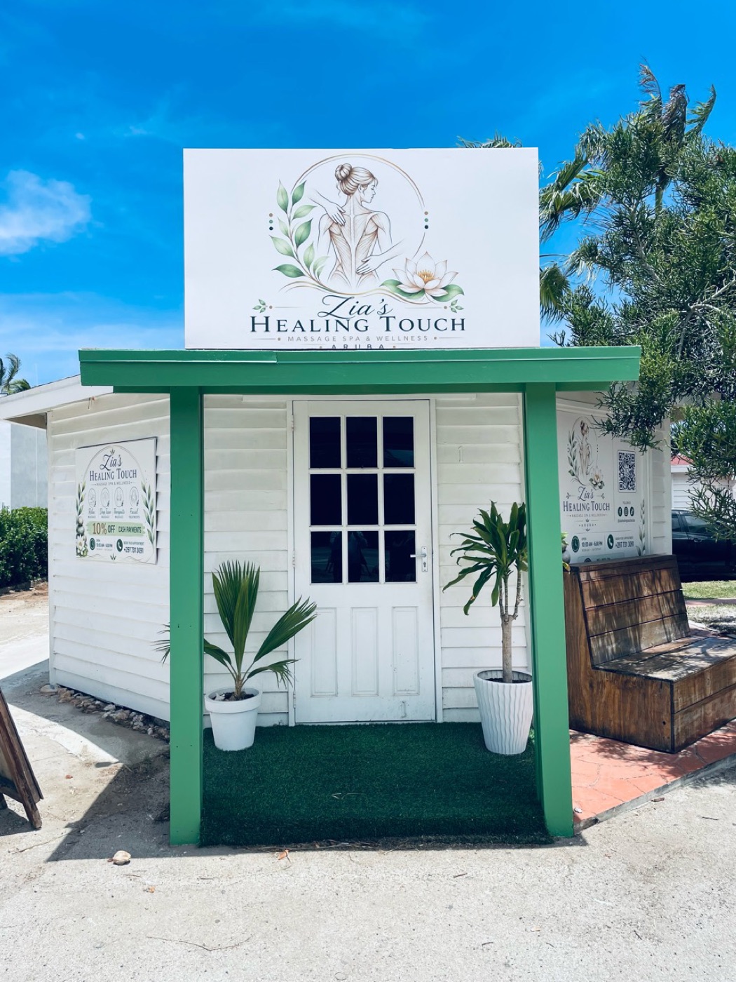 The entrance to Zia's Healing Touch in Aruba